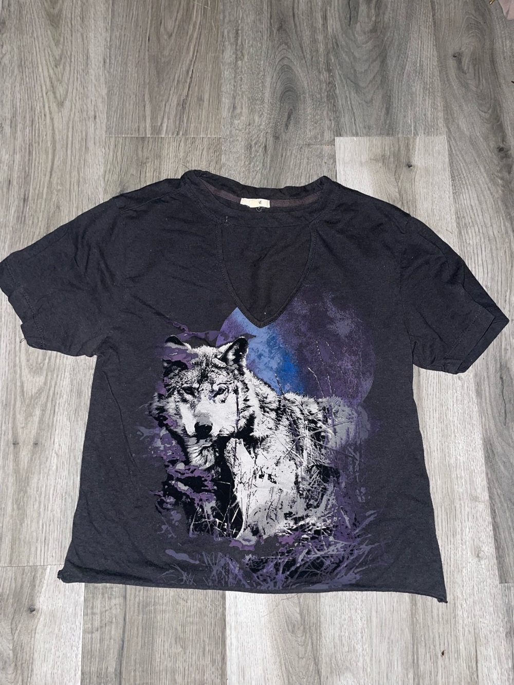 Ardene Black Short Sleeve Tee with Wolf Graphic and Purple/Blue Accents